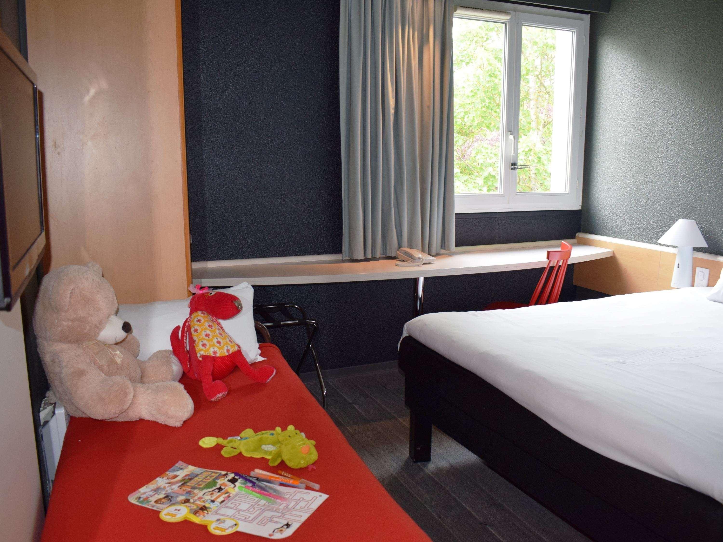 Hotel Ibis Chartres Ouest Luce Exterior foto